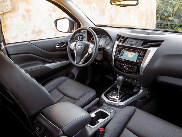 Nissan Navara double cab (4) Lease