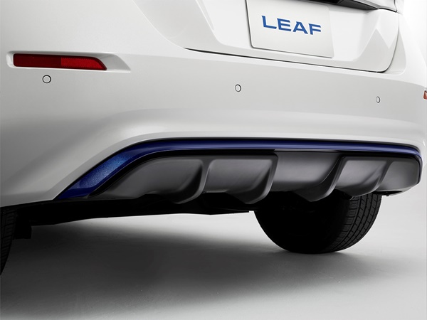 Nissan Leaf(8) Lease