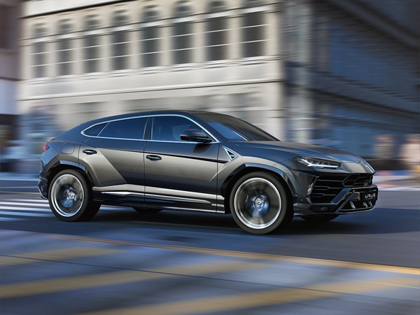  Urus(6) Lease
