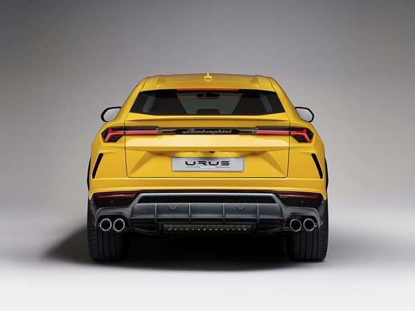  Urus(9) Lease
