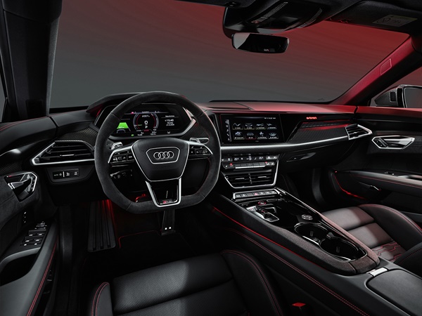 Audi RS e-tron GT (4) Lease