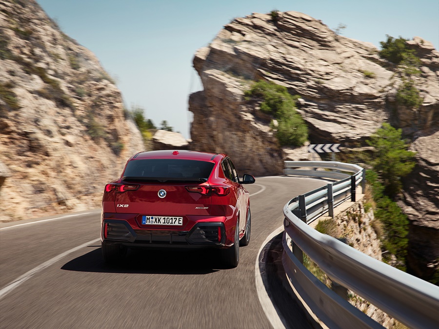 BMW iX2 64.8kWh eDrive20 - NIEUWE INSTAPVERSIE
