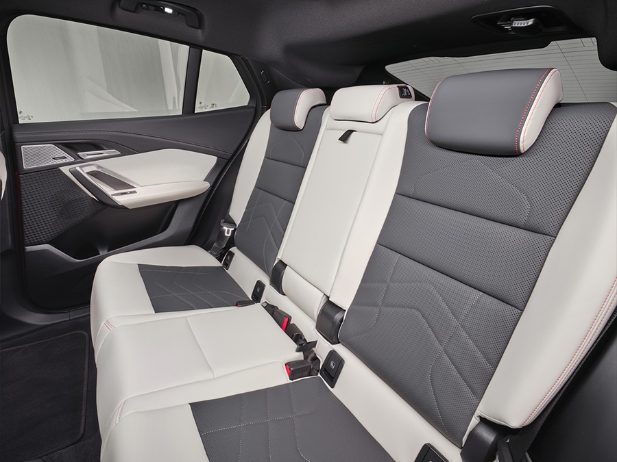 BMW iX2 64.8kWh eDrive20 - NIEUWE INSTAPVERSIE