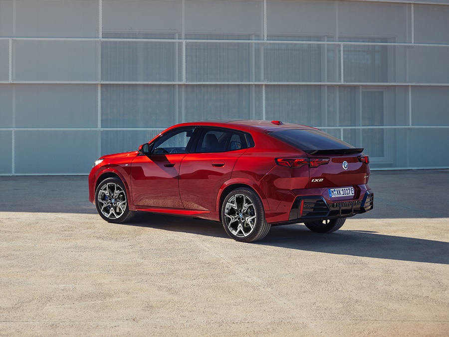 BMW iX2 64.8kWh eDrive20 - NIEUWE INSTAPVERSIE