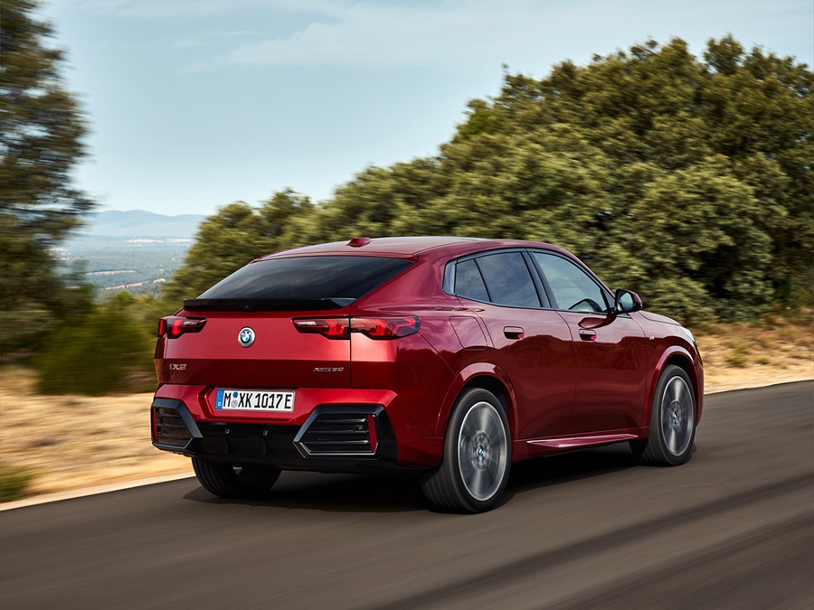 BMW iX2 64.8kWh eDrive20 - NIEUWE INSTAPVERSIE