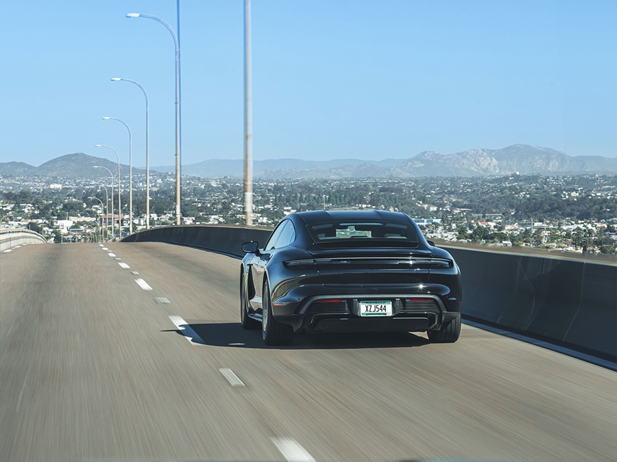 Porsche Taycan 89kWh 300kW