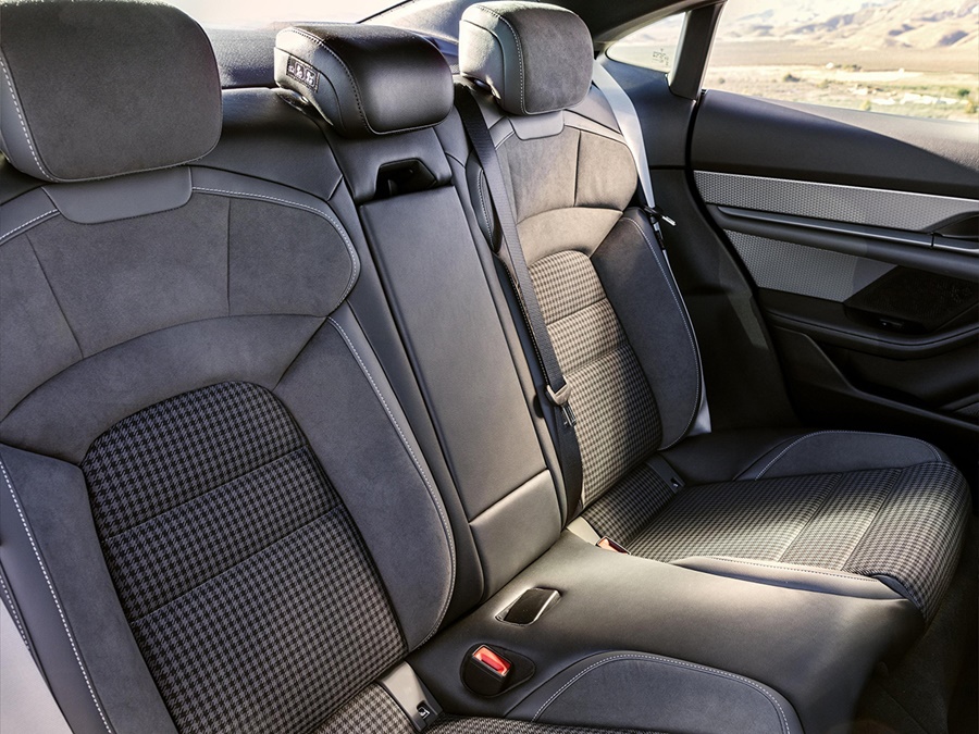 Porsche Taycan 89kWh 300kW