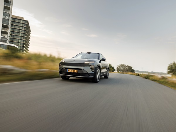 NIO EL8(15) Lease