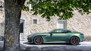 Aston Martin DB12