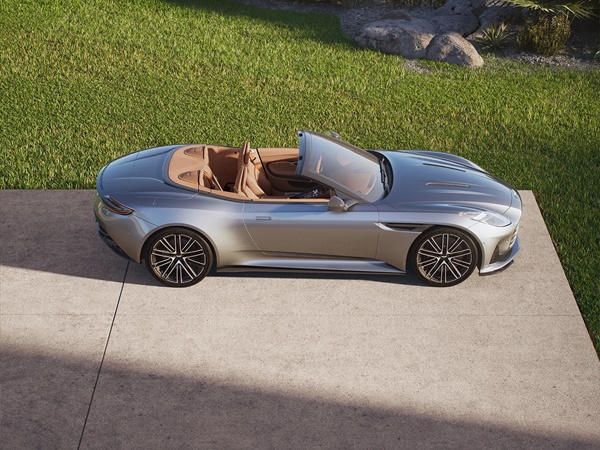 Aston Martin DB12 Volante(14) Lease