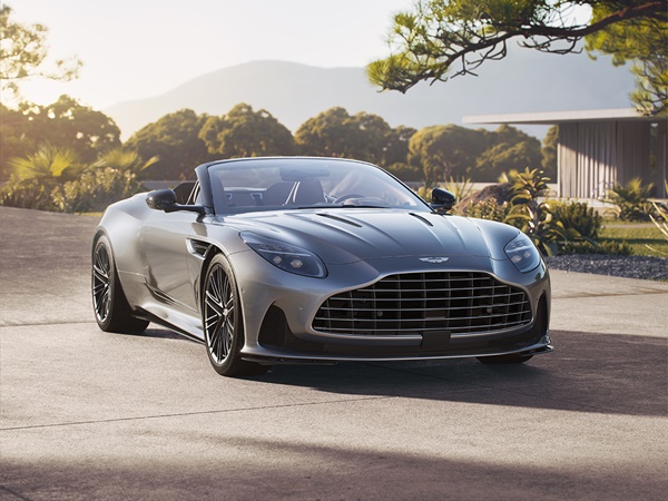 Aston Martin DB12 Volante(16) Lease