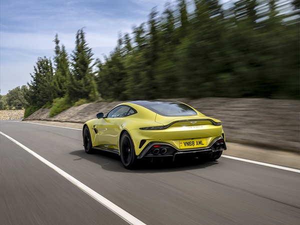 Aston Martin Vantage(17) Lease