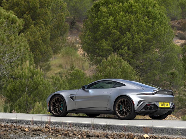 Aston Martin Vantage(18) Lease