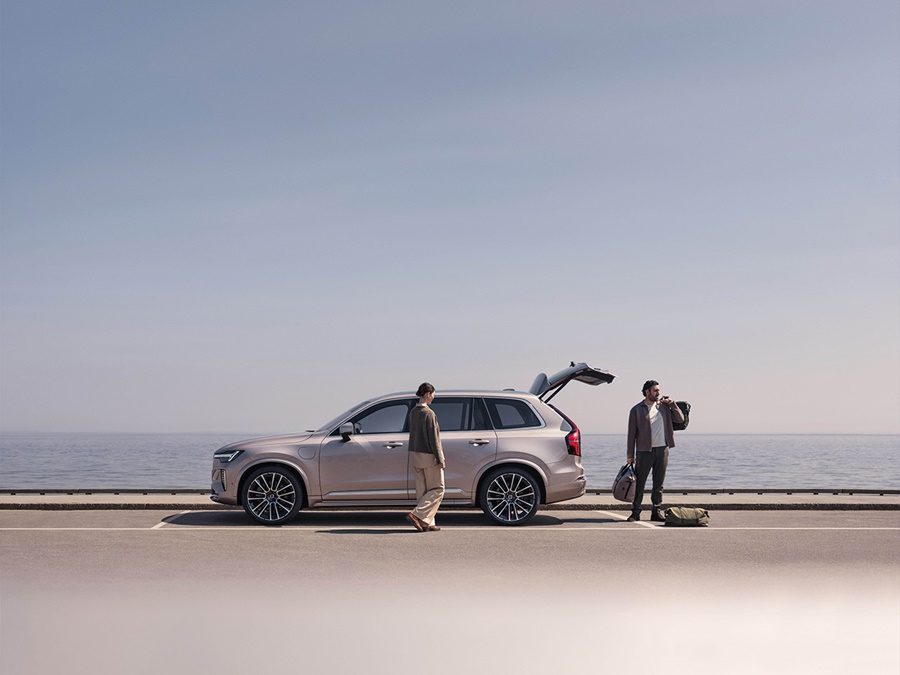 Volvo XC90 2.0t8 Plug-in Hybrid Plus AWD - TOT 70 KM ELEKTRISCHE ACTIERADIUS!