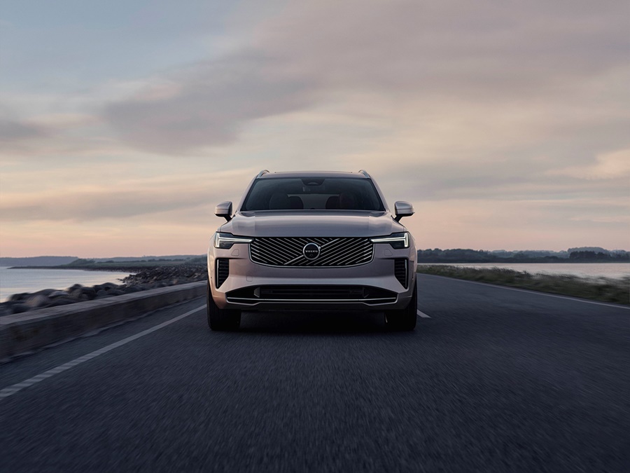 Volvo XC90 2.0t8 Plug-in Hybrid Plus AWD - TOT 70 KM ELEKTRISCHE ACTIERADIUS!
