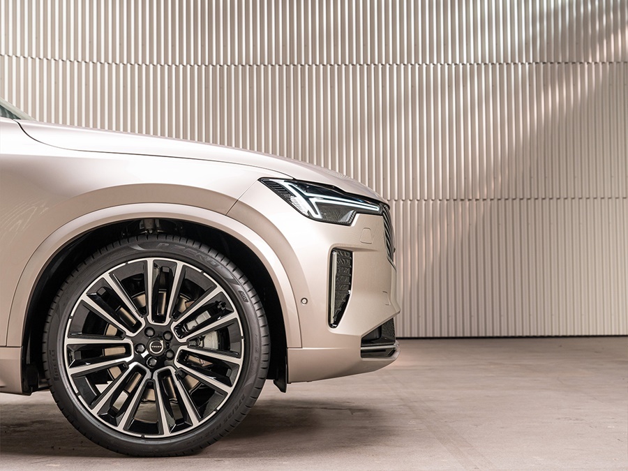Volvo XC90 2.0t8 Plug-in Hybrid Plus AWD - TOT 70 KM ELEKTRISCHE ACTIERADIUS!