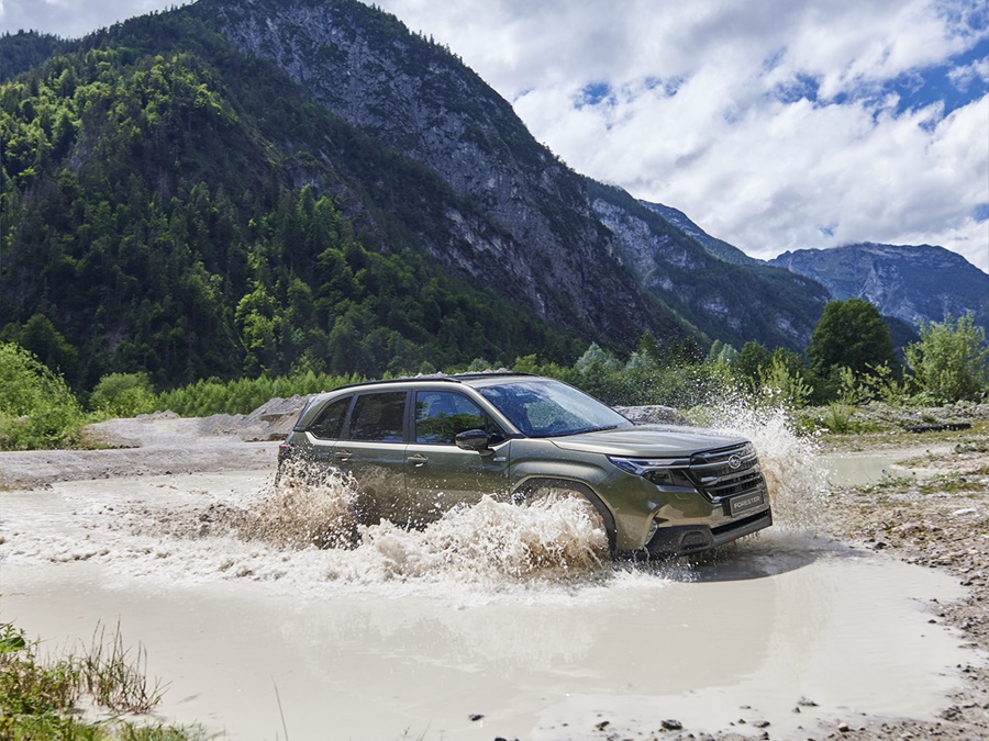 Subaru Forester 2.0i mhev luxury awd 100kW aut