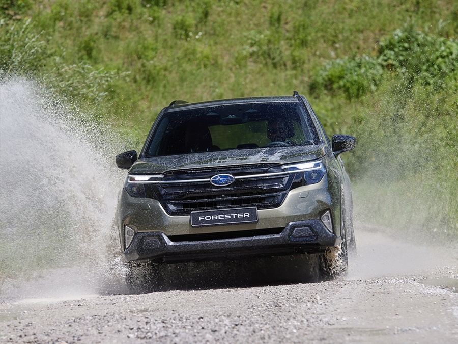 Subaru Forester 2.0i mhev luxury awd 100kW aut