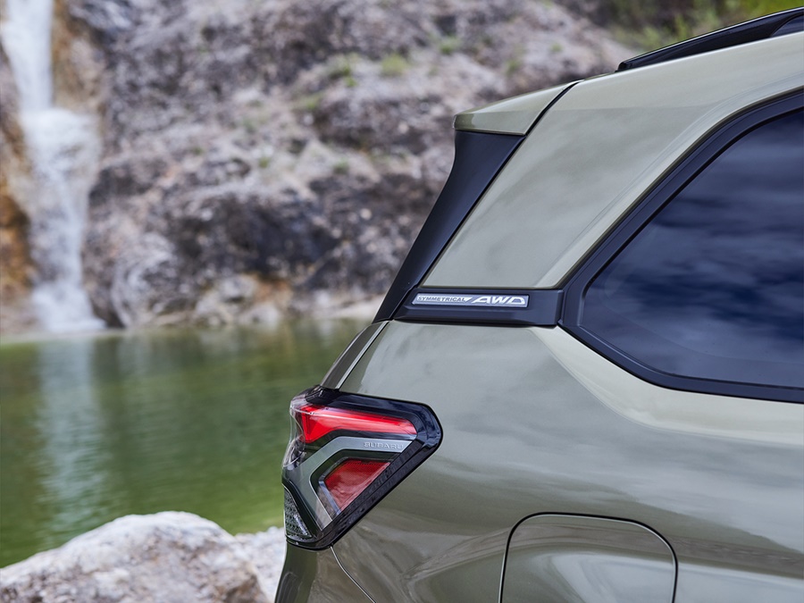 Subaru Forester 2.0i mhev luxury awd 100kW aut