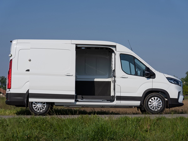 Maxus eDeliver 9 People(13) Lease