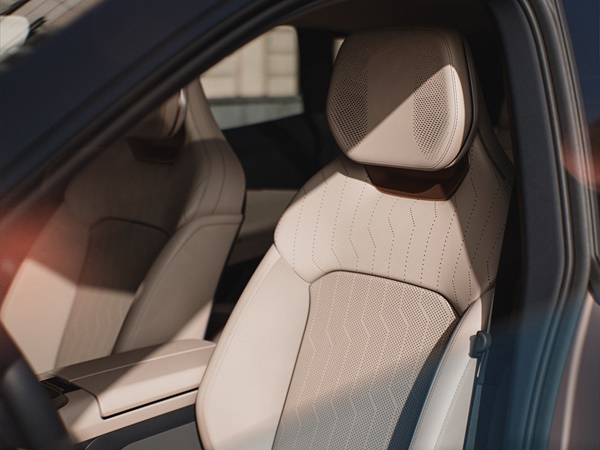 Lynk & Co 08(13) Lease