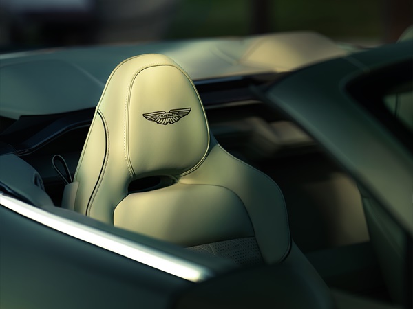 Aston Martin Vanquish Volante(6) Lease