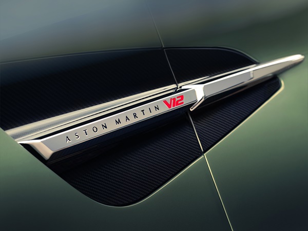 Aston Martin Vanquish Volante(14) Lease