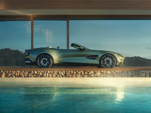 Aston Martin Vanquish Volante(20) Lease