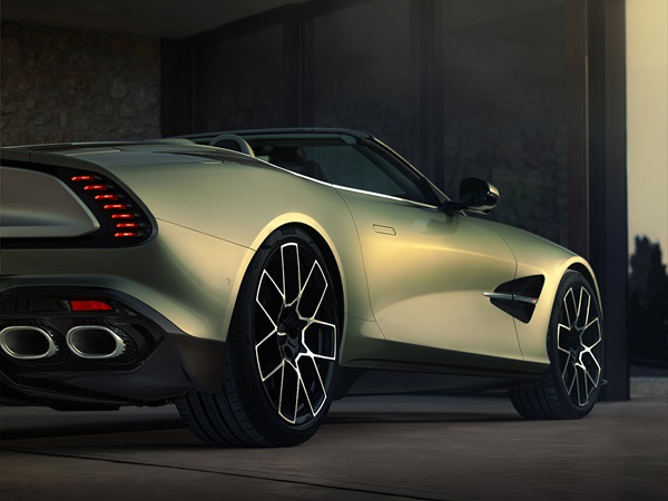 Aston Martin Vanquish Volante(21) Lease