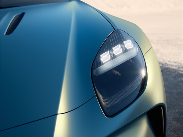Aston Martin Vantage Roadster(12) Lease