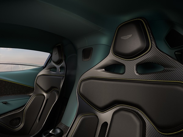 Aston Martin Valhalla(18) Lease