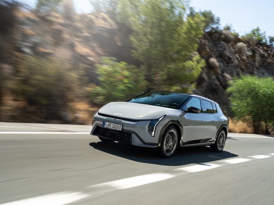 Kia EV4 81.4kWh GT-Line Business Edition, Deluxe White