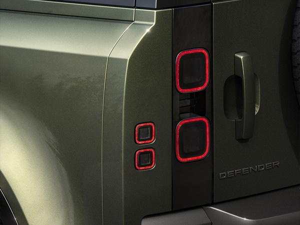 Land Rover Defender 110(12) Lease