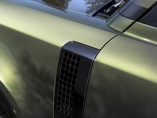 Land Rover Defender 110(15) Lease
