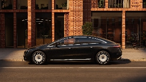 Mercedes EQS